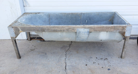 Galvanized Bathtub/Planter in Wood Stand