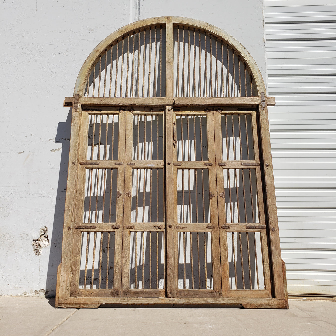 Spindled Gate with Half-Round Top