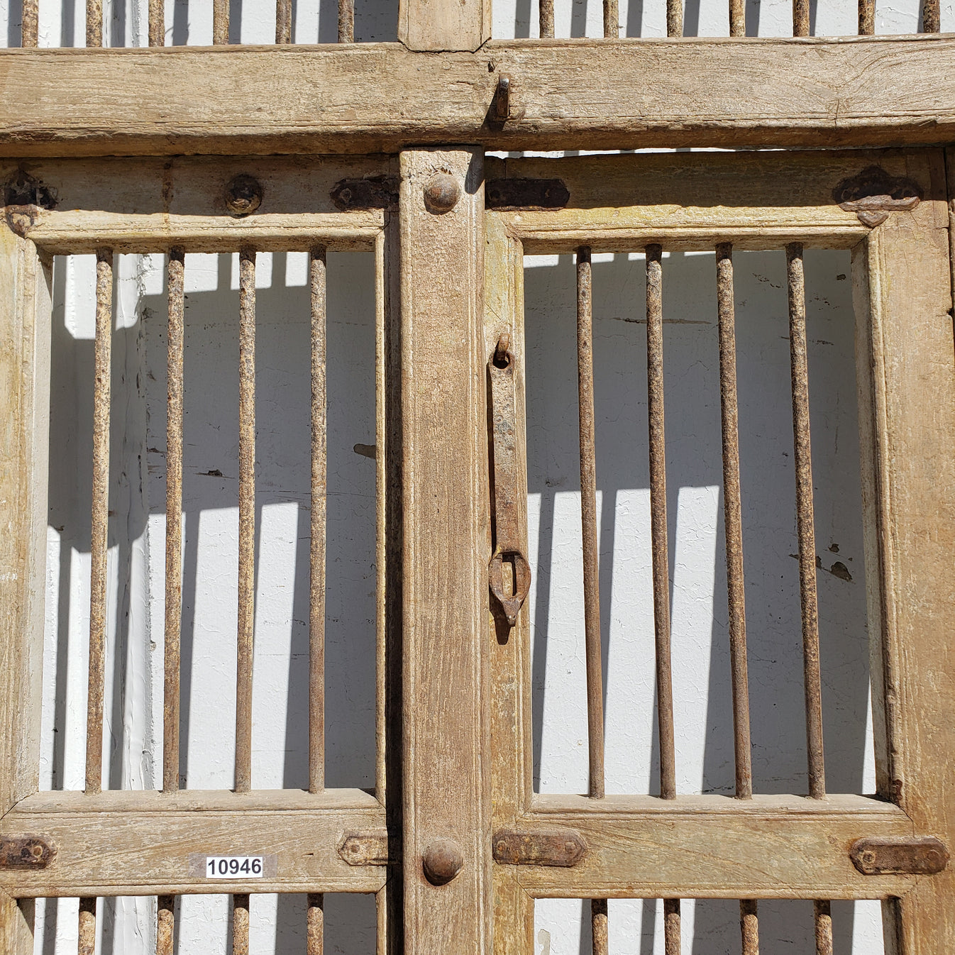Spindled Gate with Half-Round Top