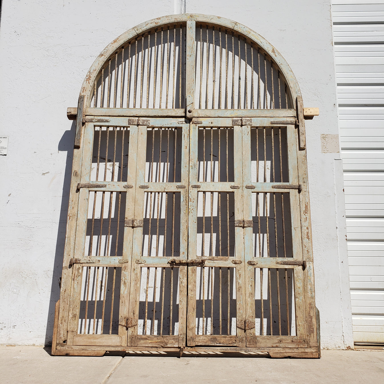 Spindled Gate with Half-Round Top