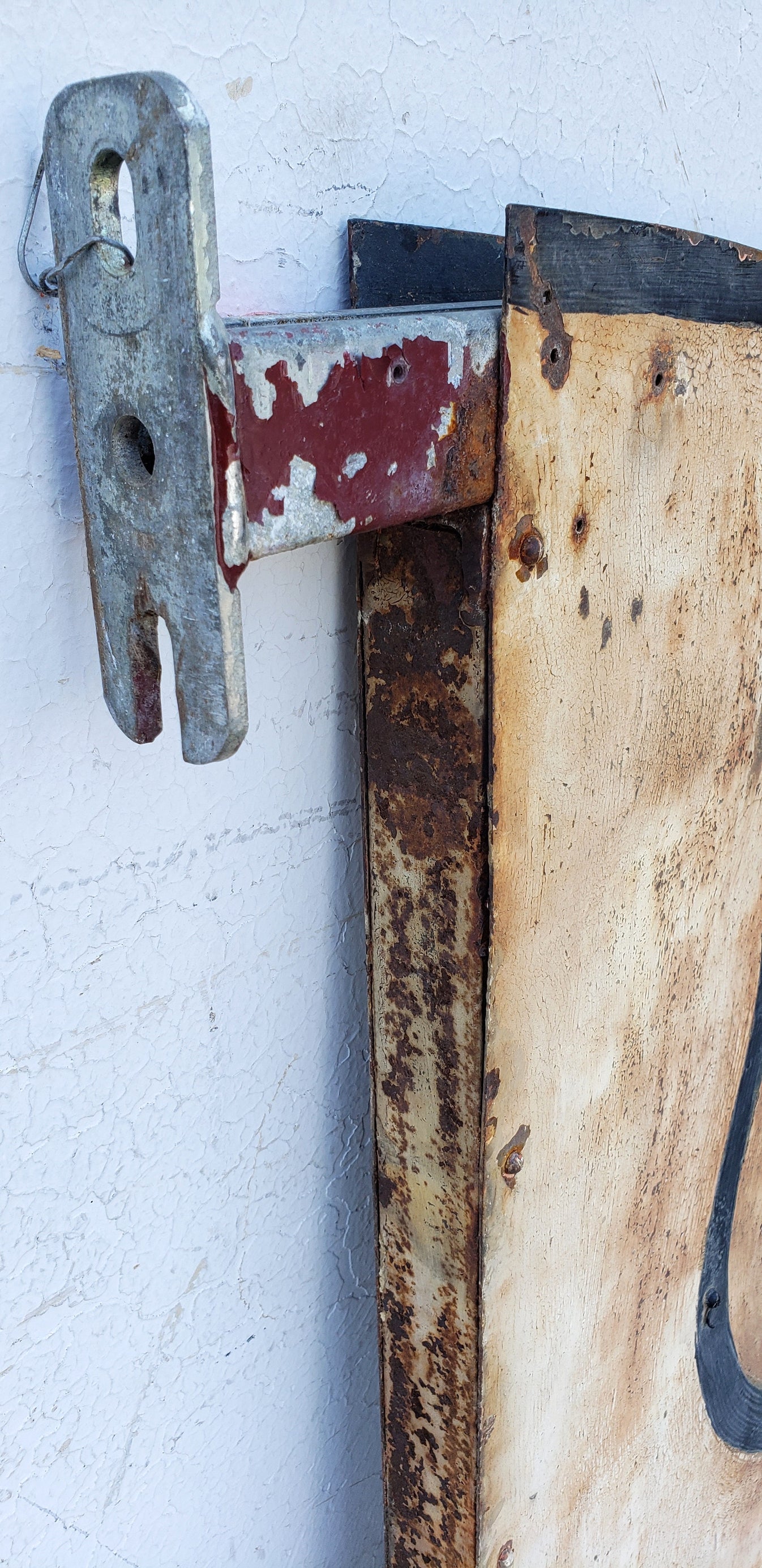 Double-Sided Metal Pig Sign