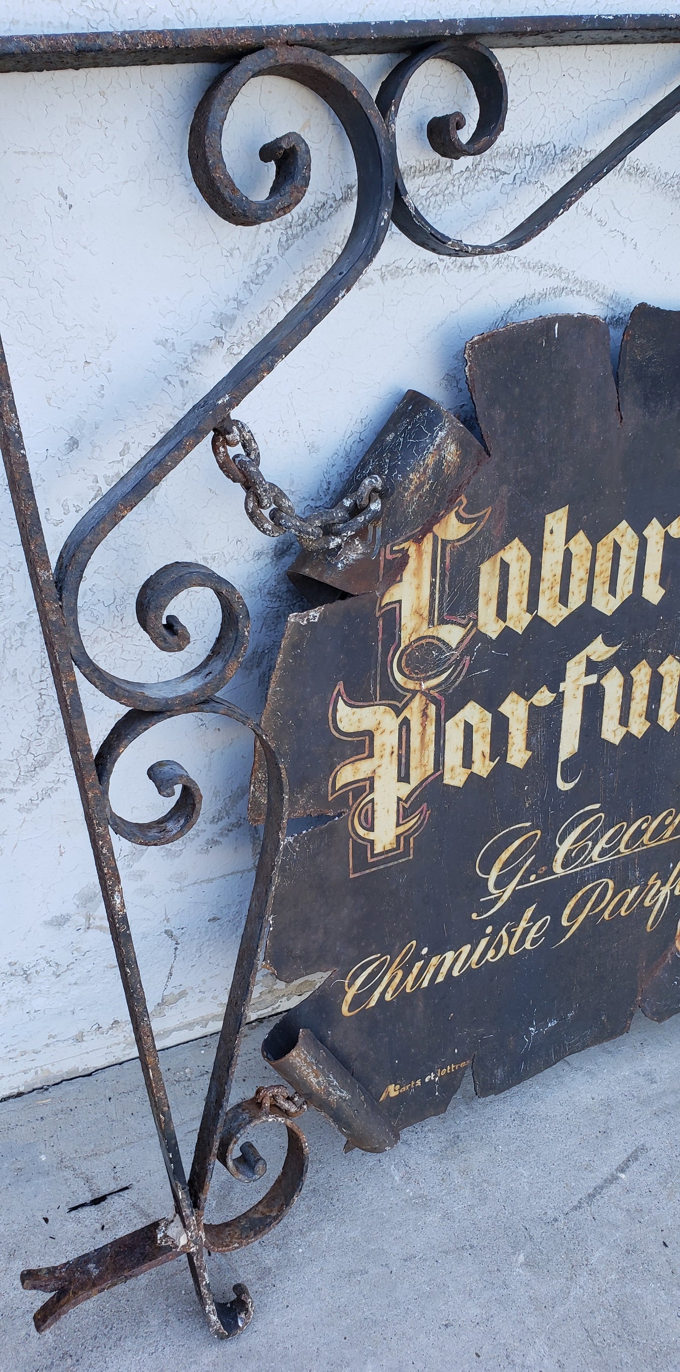 French Parfumerie Sign