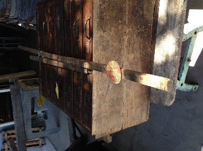 Surveyor's stick with round metal pc (white & red)