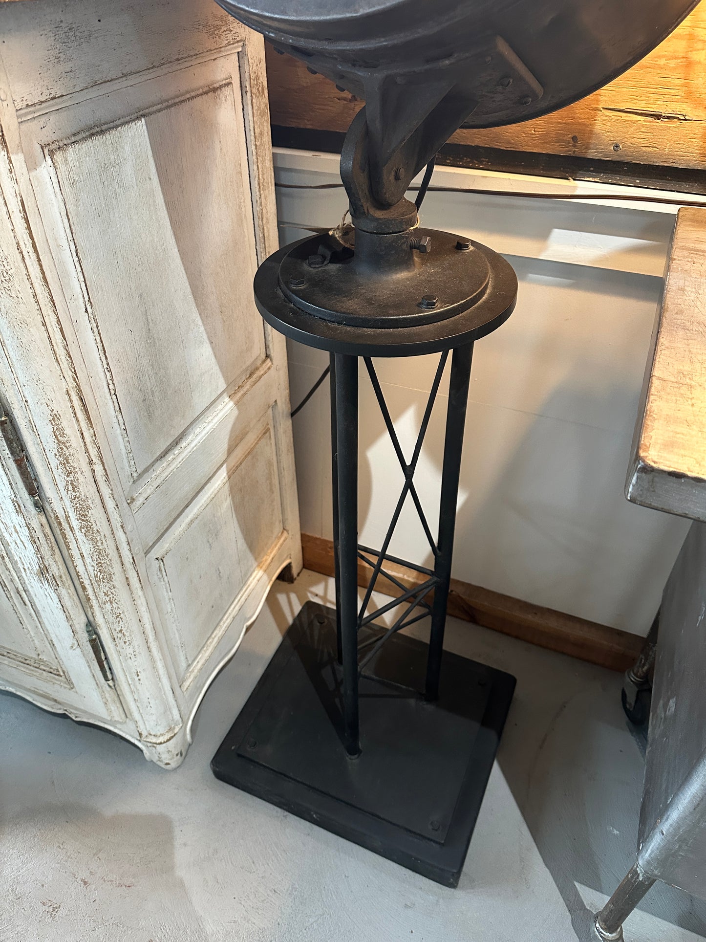 Flood Light Floor Lamp on Radio Tower Stand