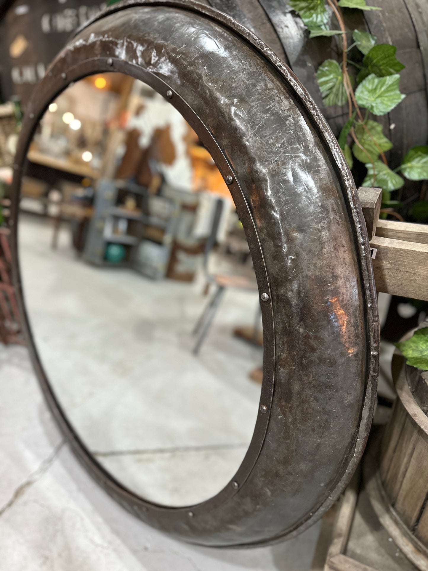 Jumbo Parat Mirror