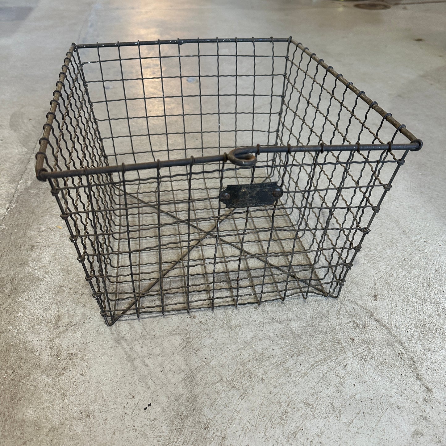 Early Wire Locker Basket