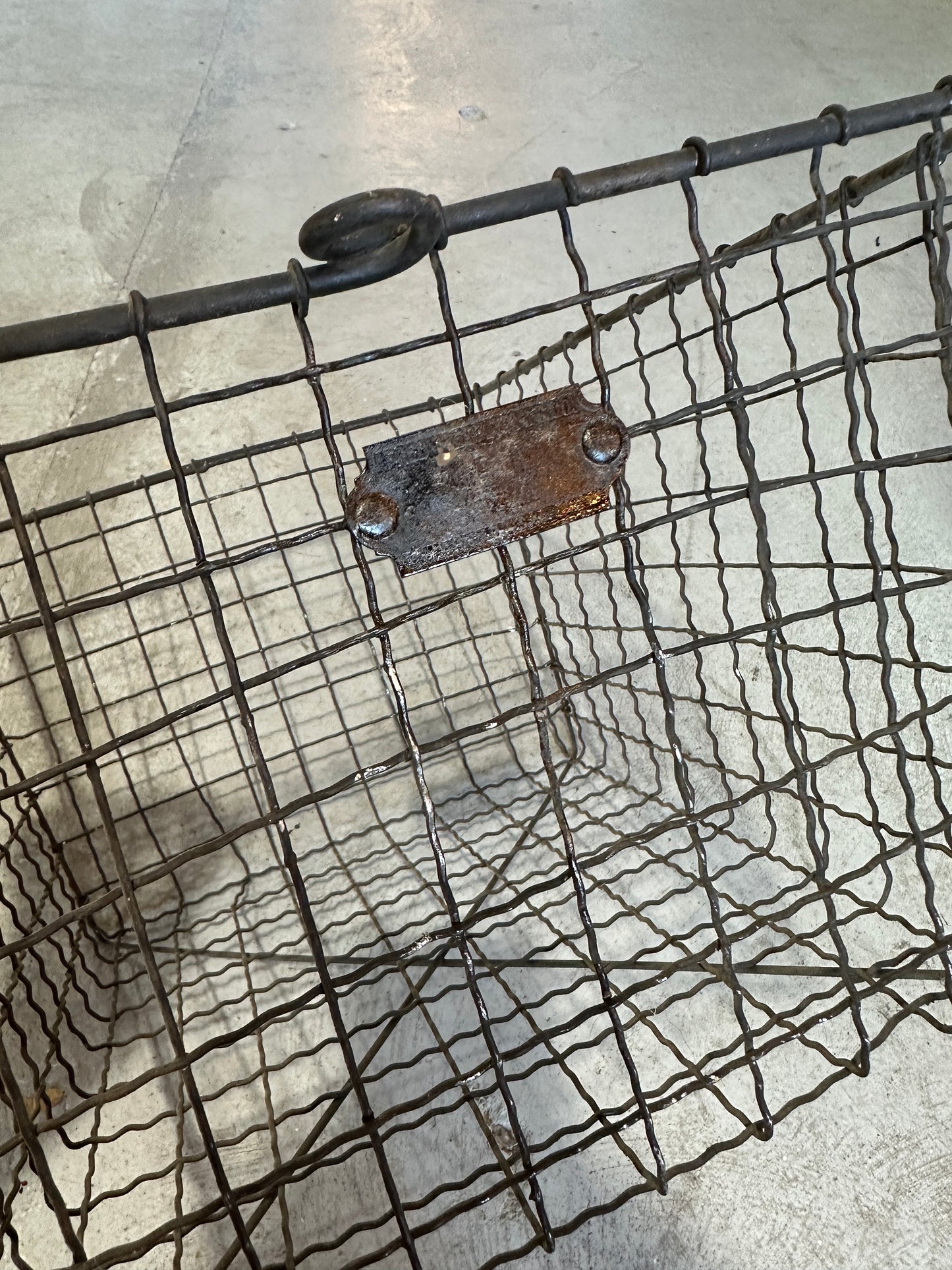 Early Wire Locker Basket