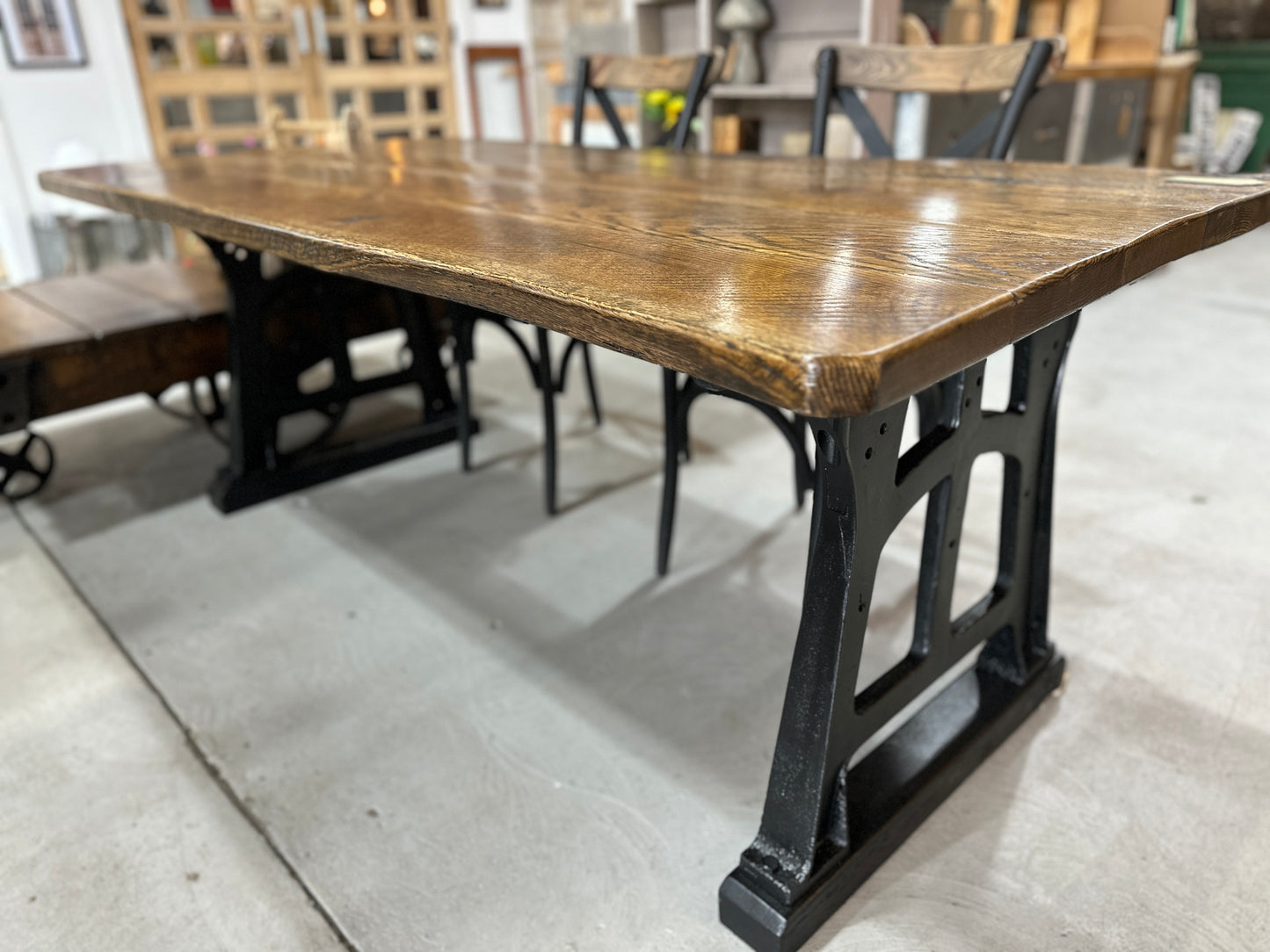 Oak Top Deco Dining Table with Cast Iron Base