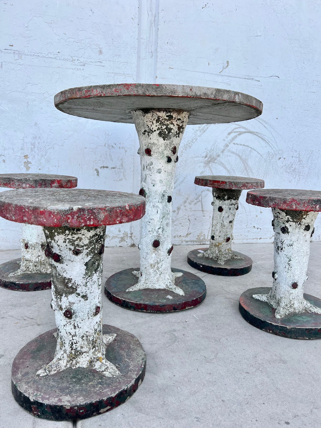 Concrete Faux Bois Table and 4 Stools