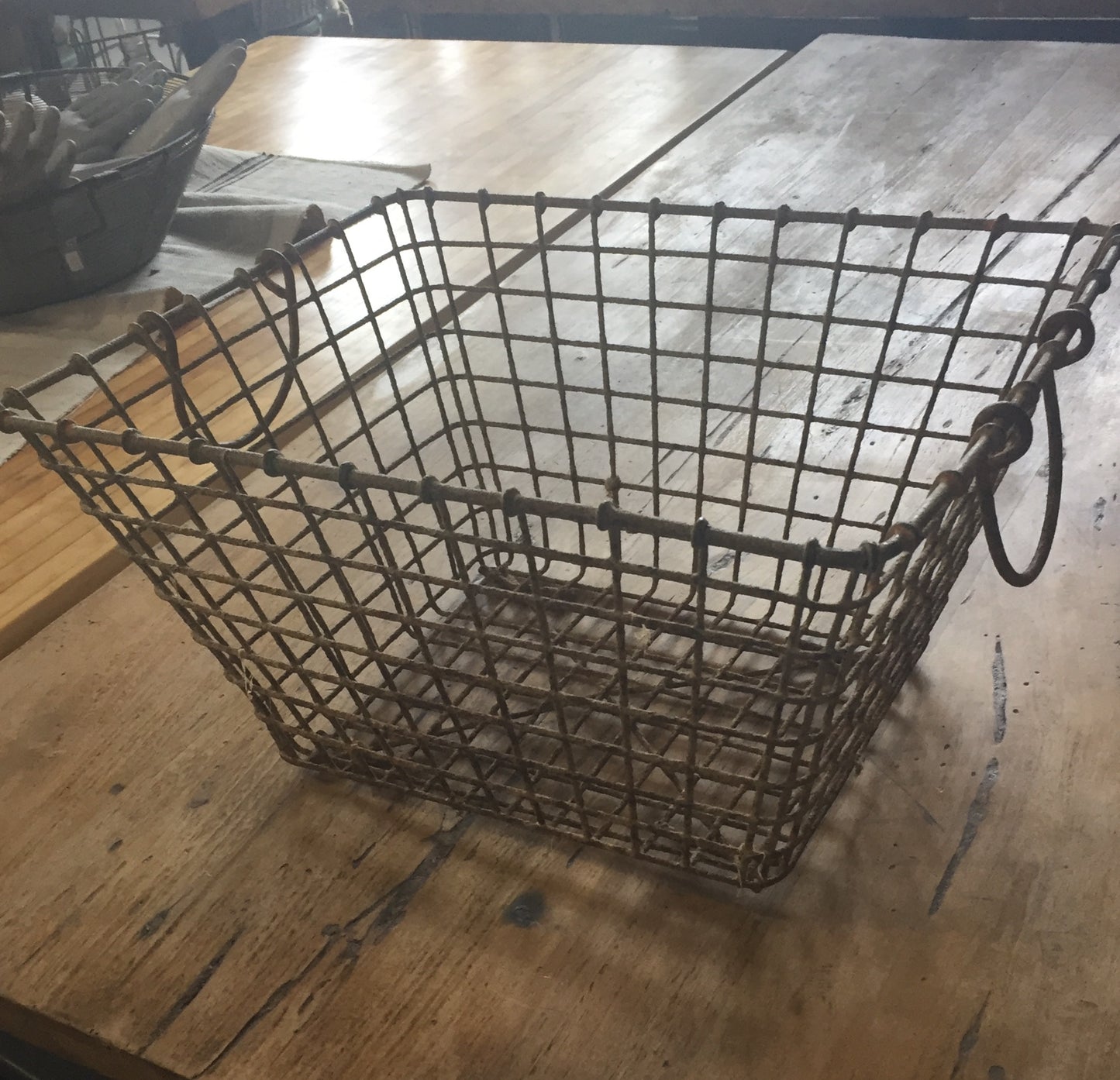 Wire Rectangular Oyster Basket with Handles